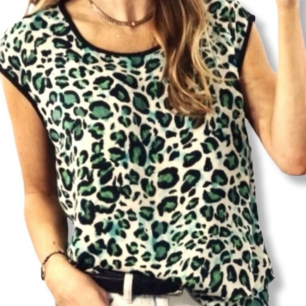 ♥️ CAbi #3260 Cheetah Envy Print Jungle Top - Picture 9 of 10